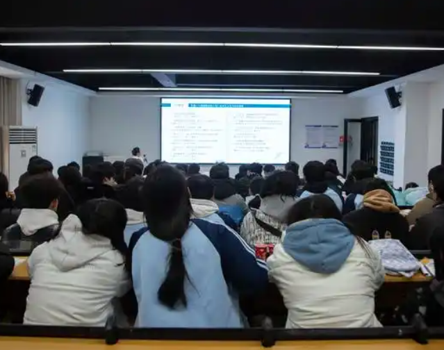 花魁赛可谓是为广阔魔域女玩家们证明女神一向都在